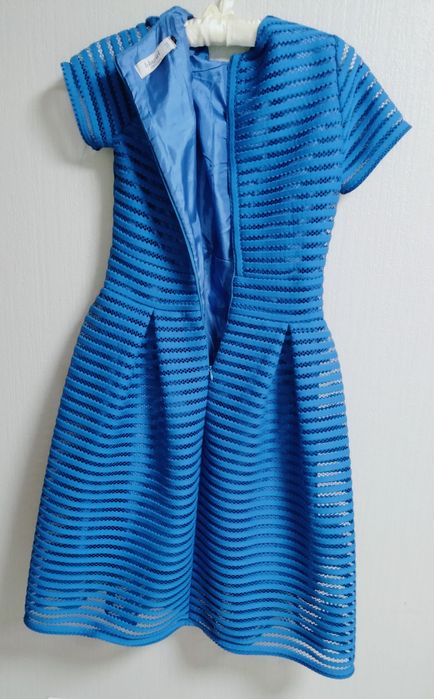 Котельное платье красивого синего цвета 36-38 размера б/у