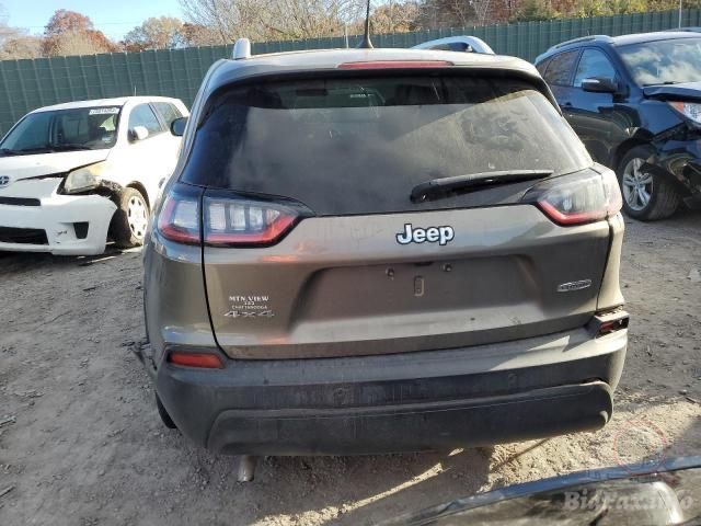 В разборе Jeep Cherokee kl 2020