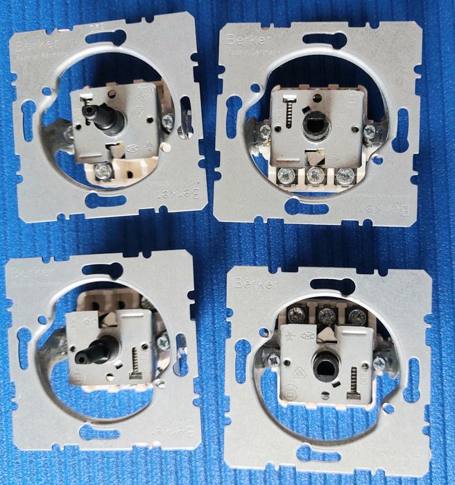 Mechanizmy łączników Berker typ 3851 oraz 3852 - 4 sztuki