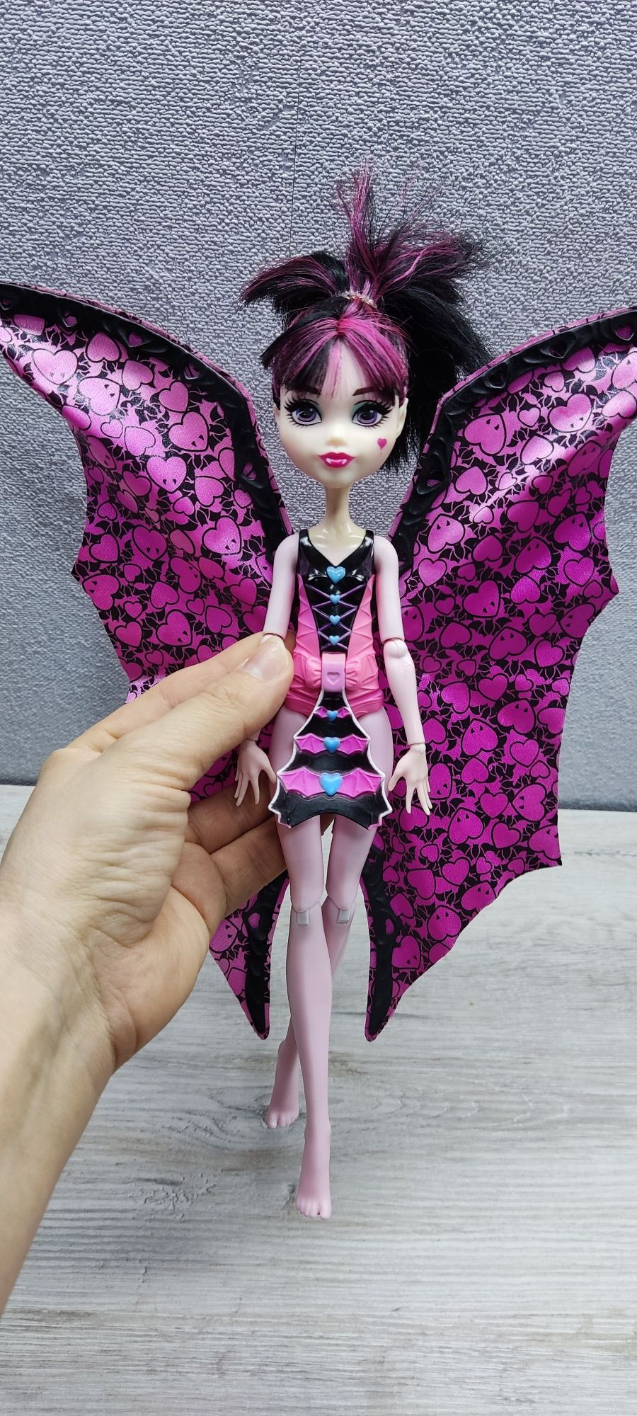 Дракулора monster high є нюанси