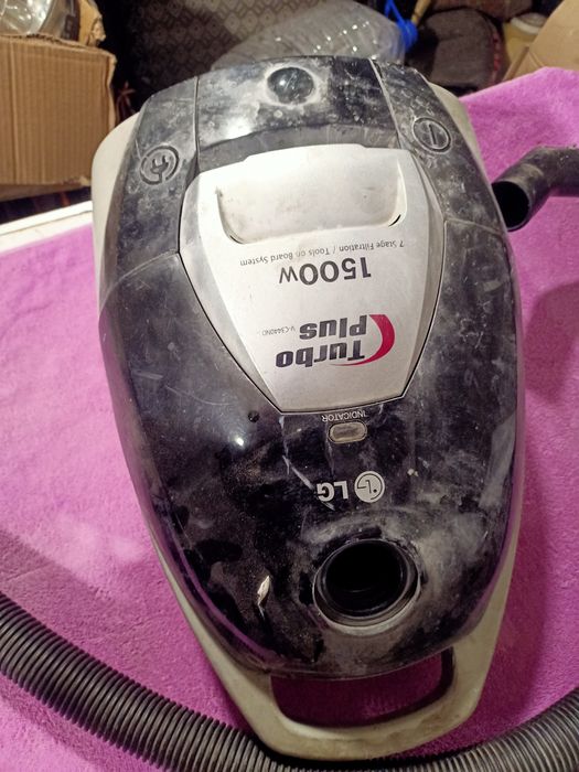 Рабочий пылесос LG