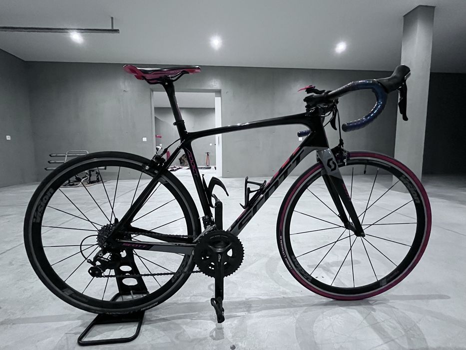 Bicicleta estrada SCOTT ADDICT 20 2018