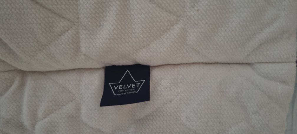 La millou Velvet ochraniacz łóżeczka rafaello śmietankowy