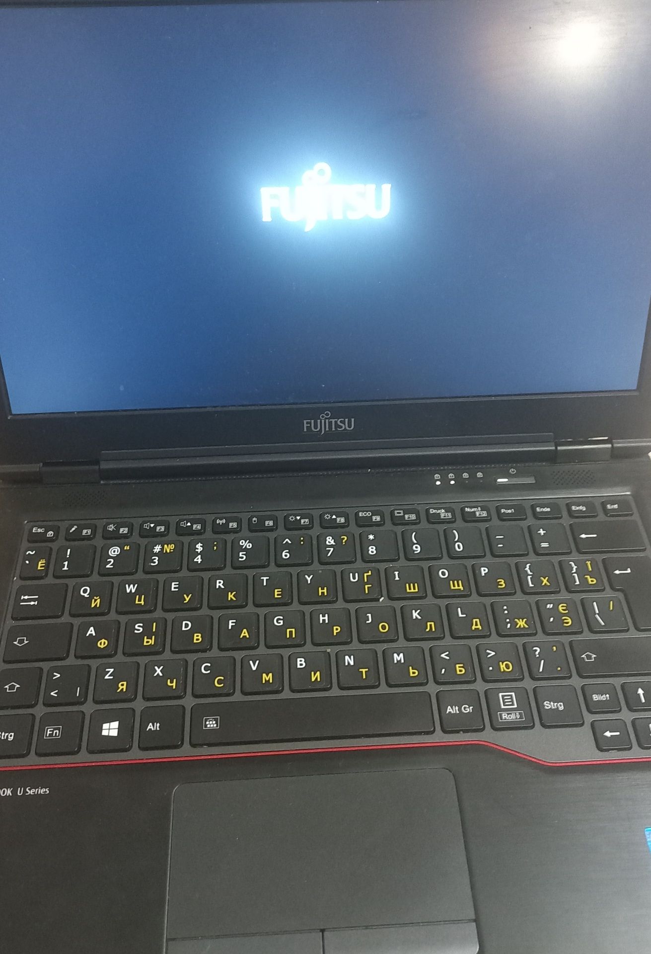 Fujitsu lifebook u727