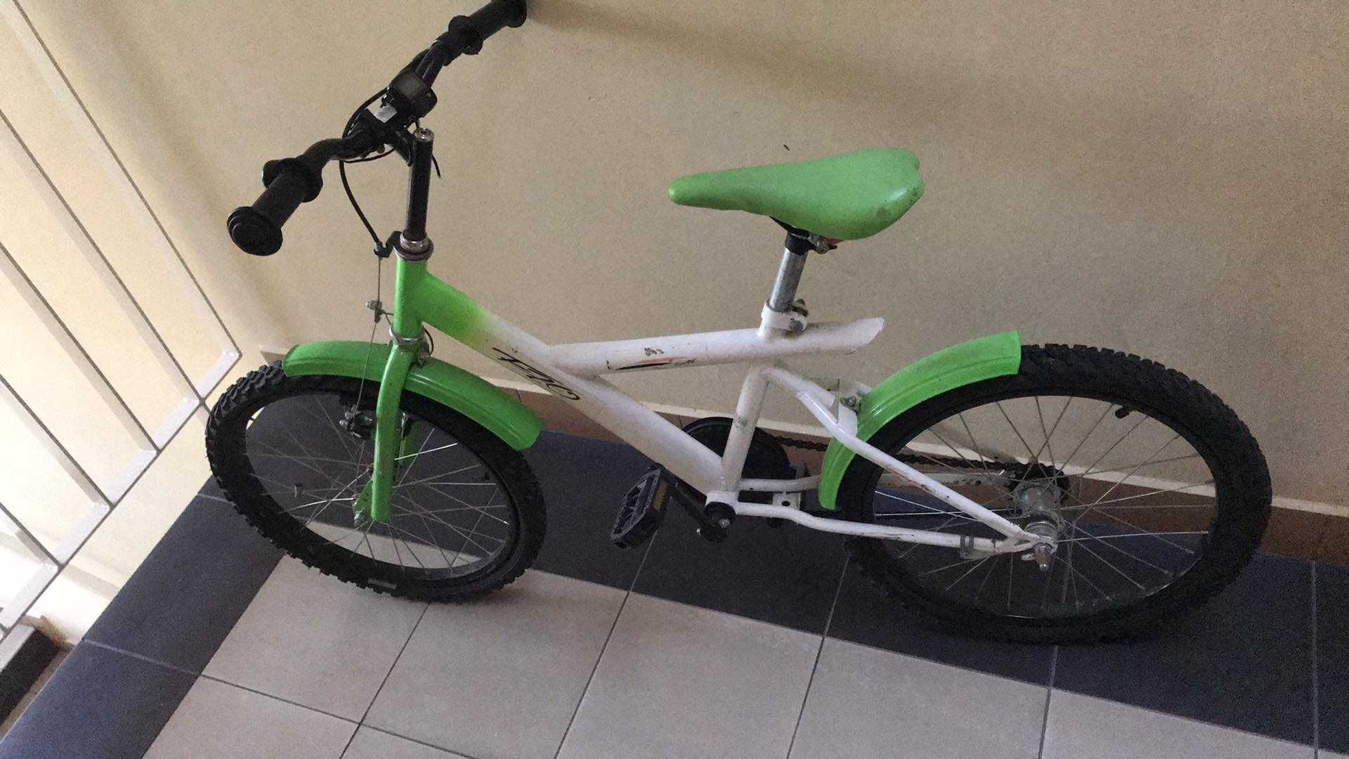 rower dziecięcy  biało zielony