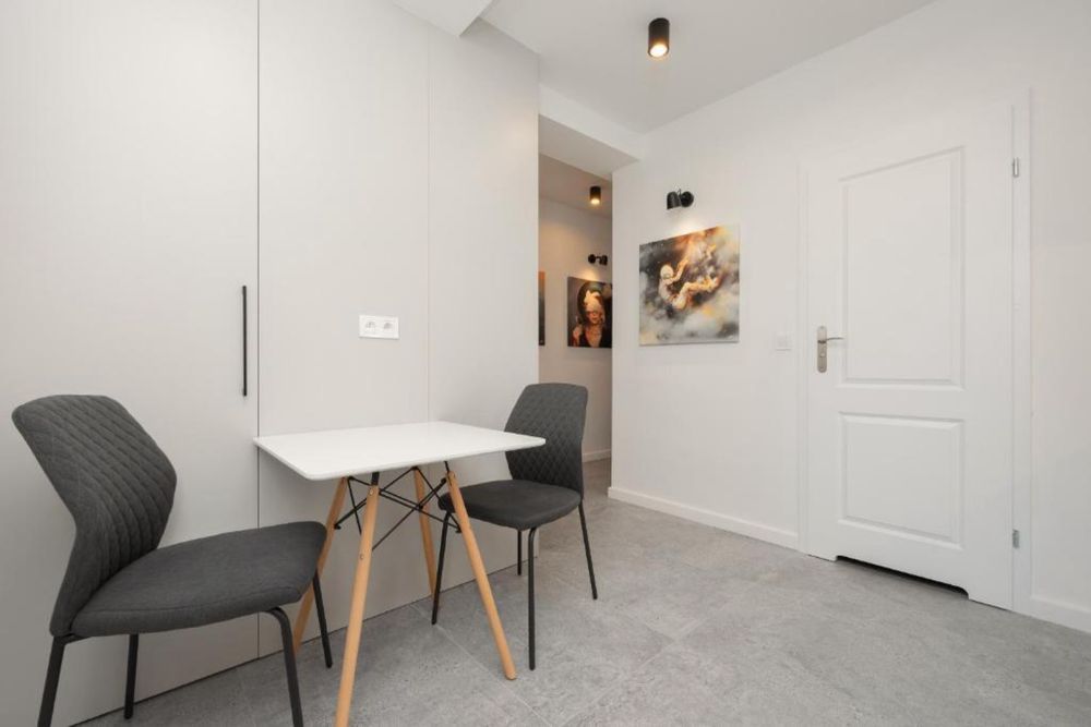 Apartmnet with two rooms in the center of Warsaw.. Marszaklowska 87