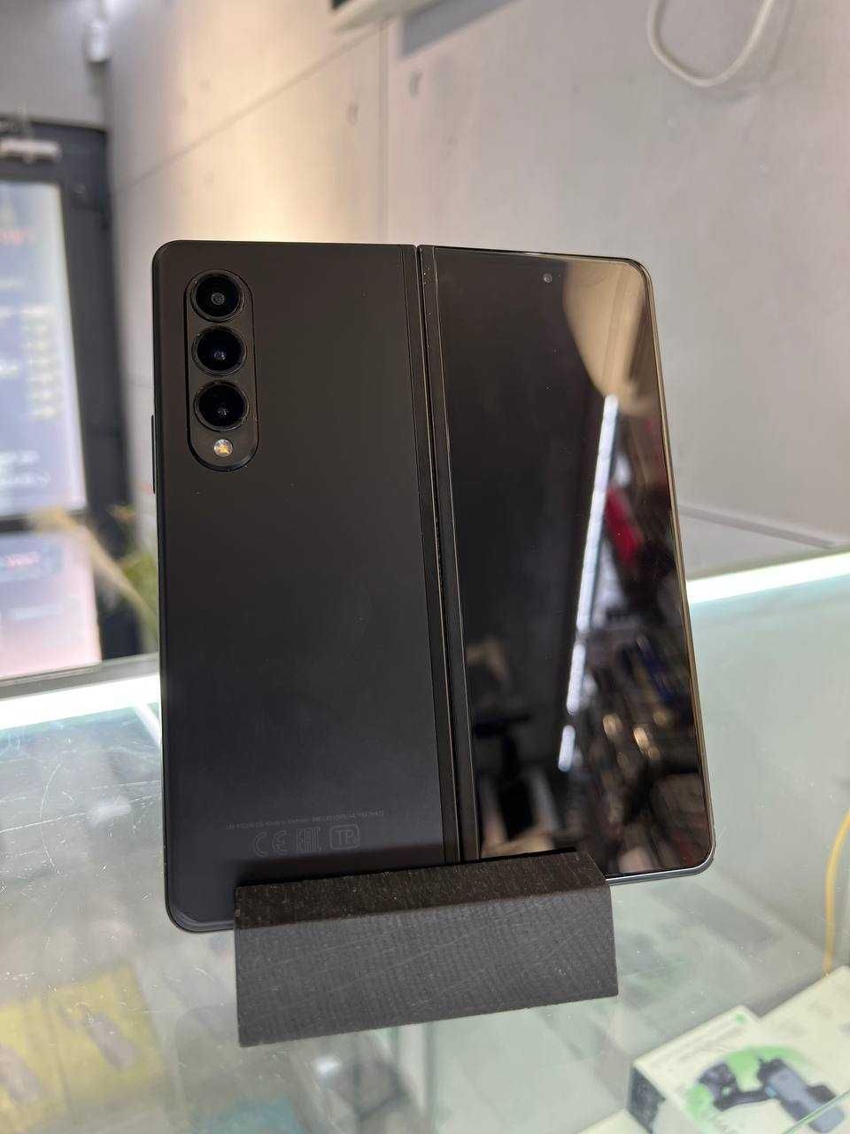 Samsung Galaxy Z Fold 3 12/256GB Phantom Black Магазин | Гарантія