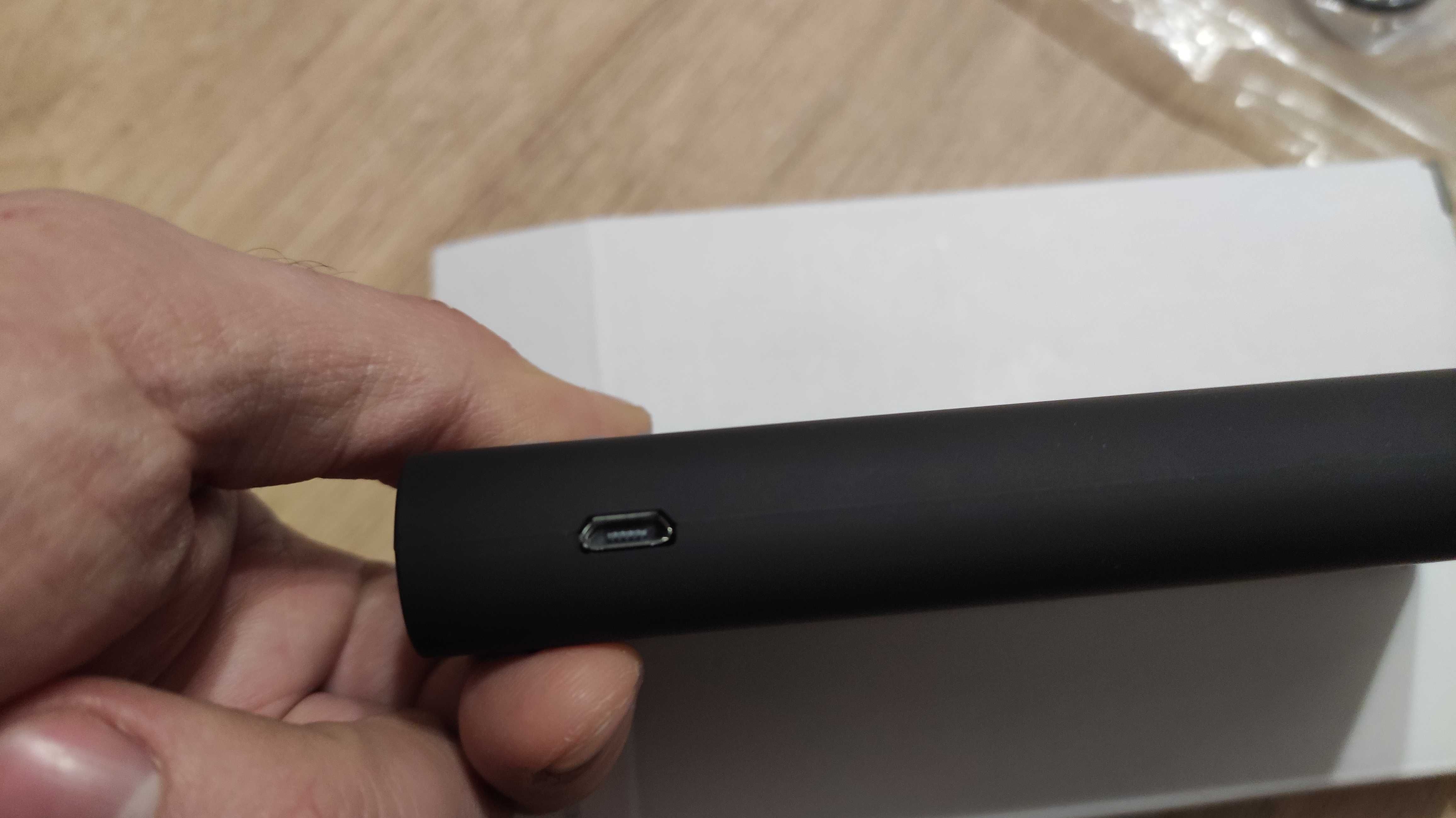 Powerbank 8000mAh z funkcją bezprzewodowego ładowania urządzeń