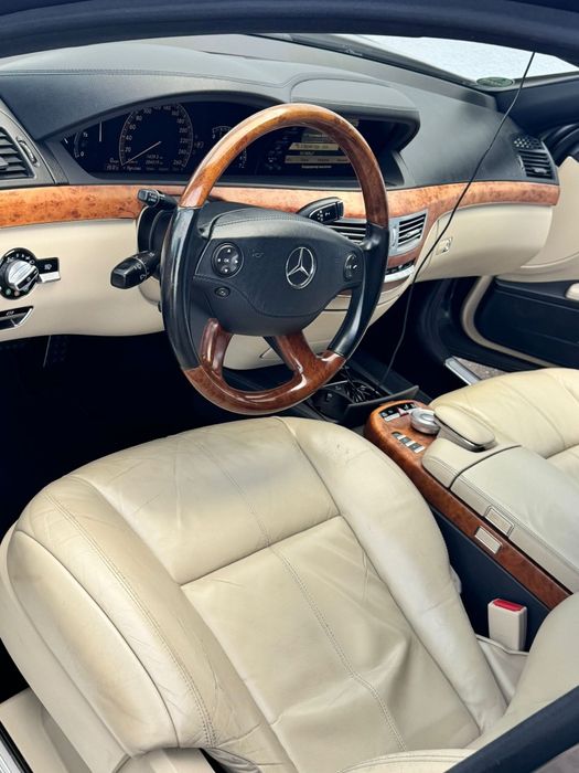 Продам Mercedes-Benz W221 S550