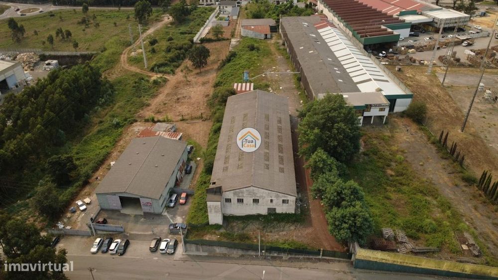 Armazém Industrial/Comercial para Venda