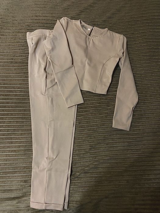 Женский Костюм брюки+кофточка бренда Dresscode