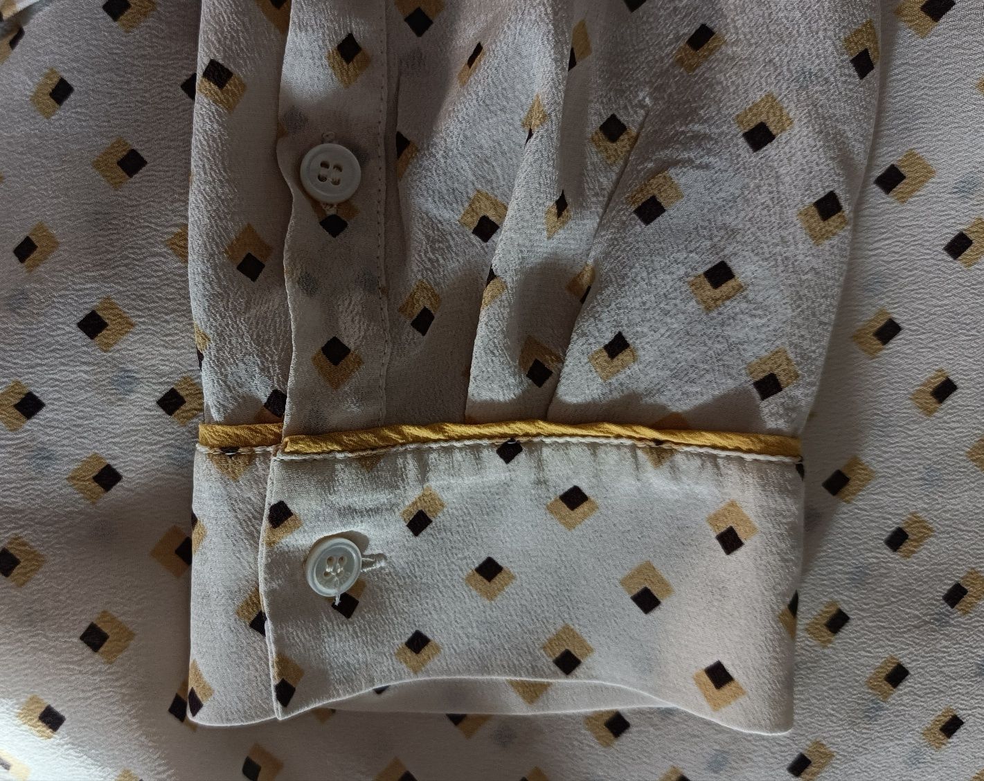 Jedwabna biała koszula Weekend Max Mara – klasyka premium