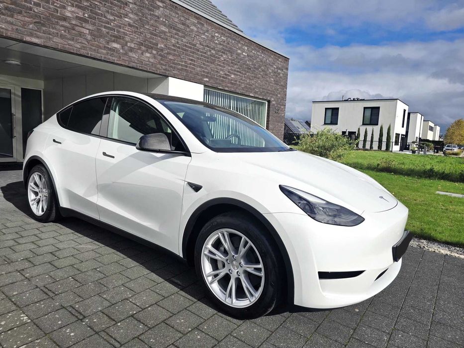 !!! TESLA Y 2024 pierwszy właściciel BEZWYPADKOWA dodatki 15tyś zł !!!
