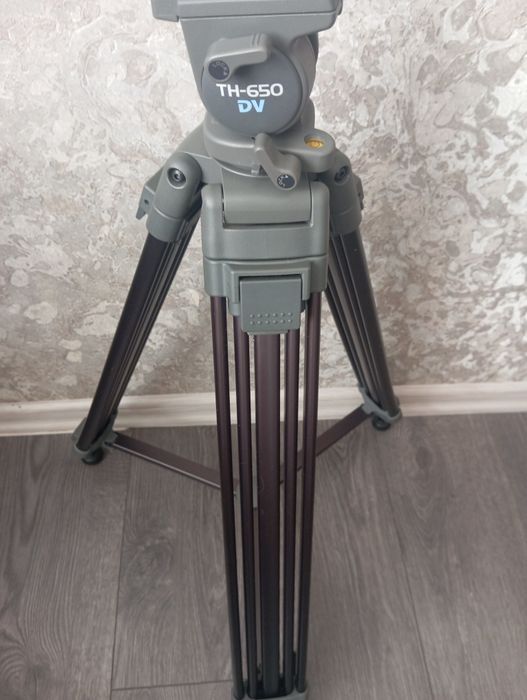 Продам штатив libec TH-650