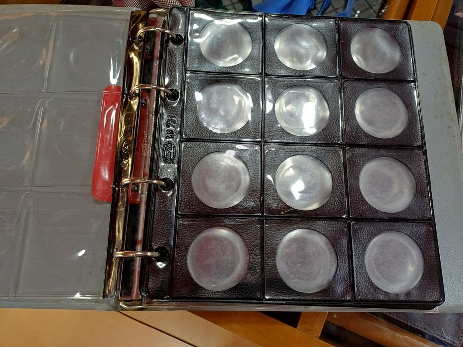 Dois Arquivadores de Moedas