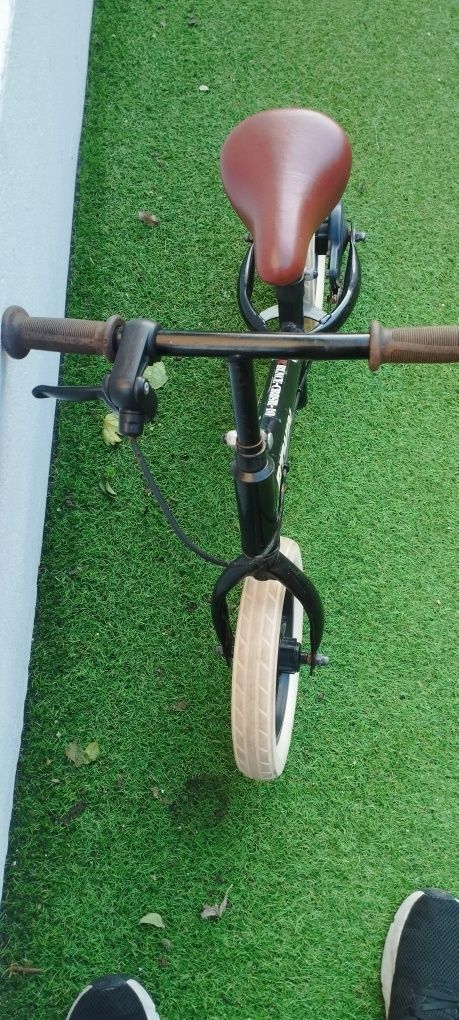 Bicicleta de criança sem pedais