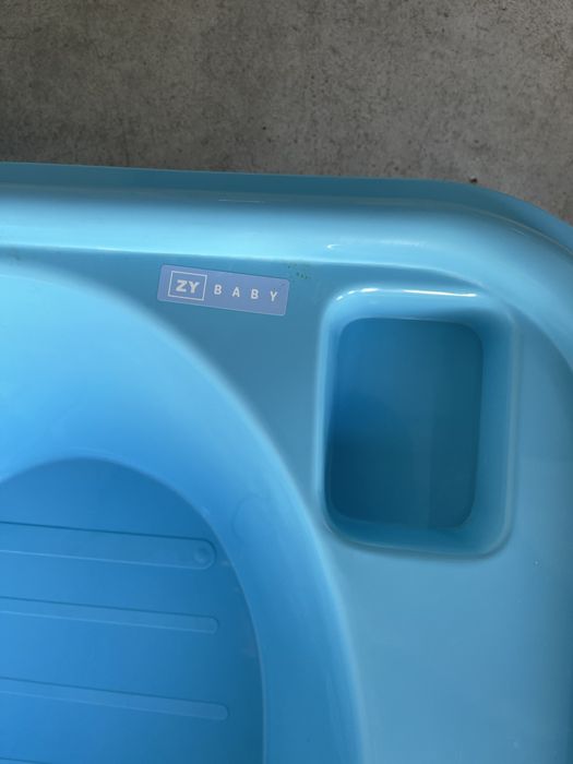 Banheira azul zippy