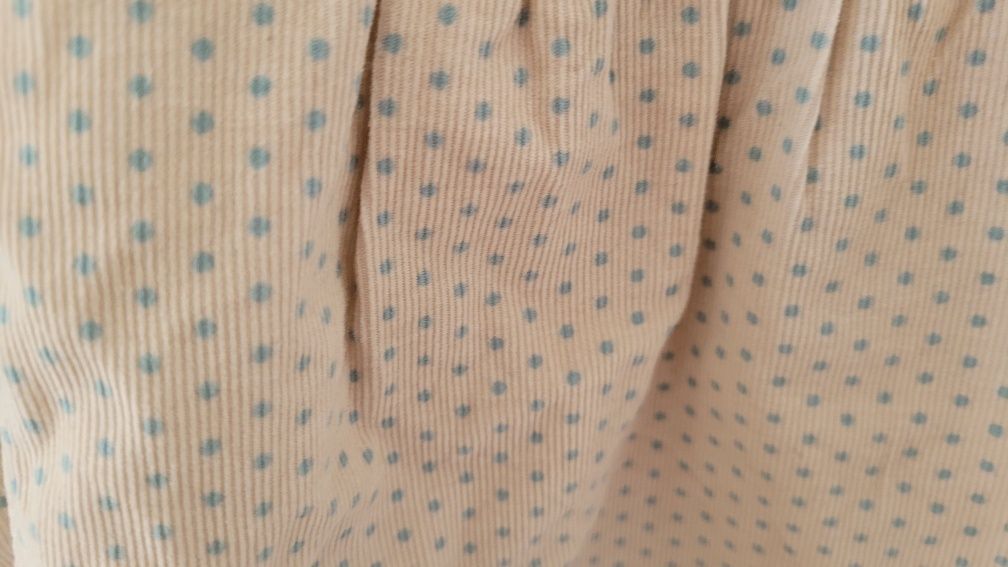 Przepiękna bluzka sztruksowa w niebieskie kropeczki 80 rozmiar.
