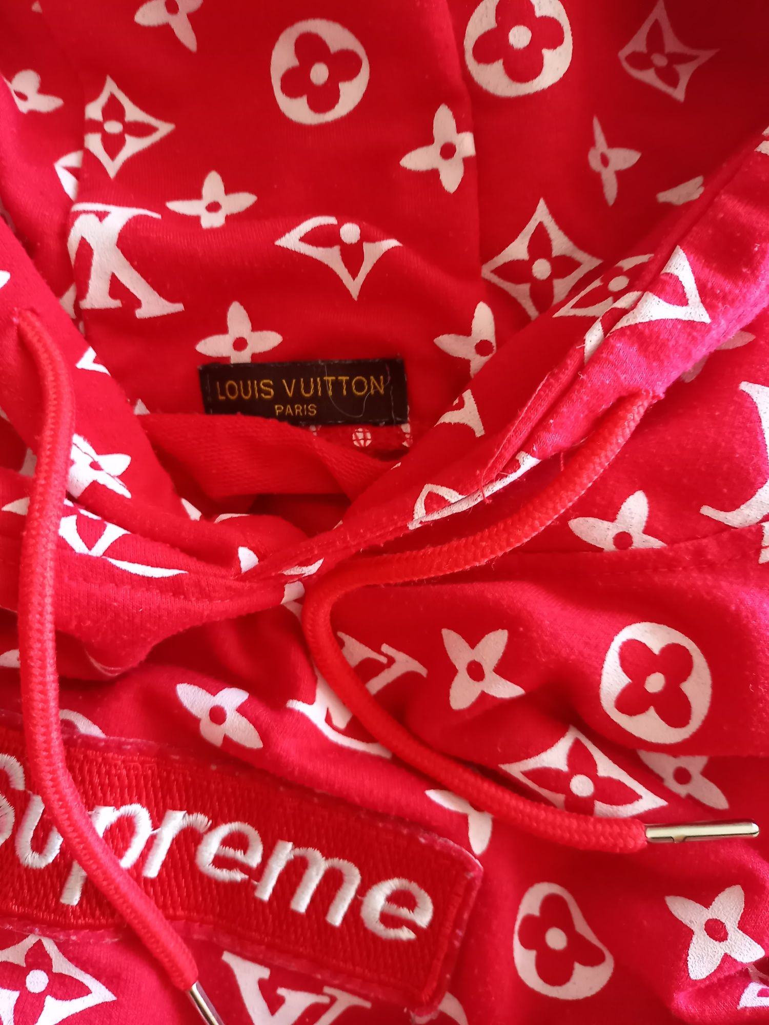 Bluza mlodziezowa-damska z kapturem logo super stan M