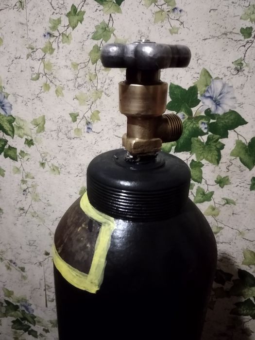 Продам углекислотный баллон 10л