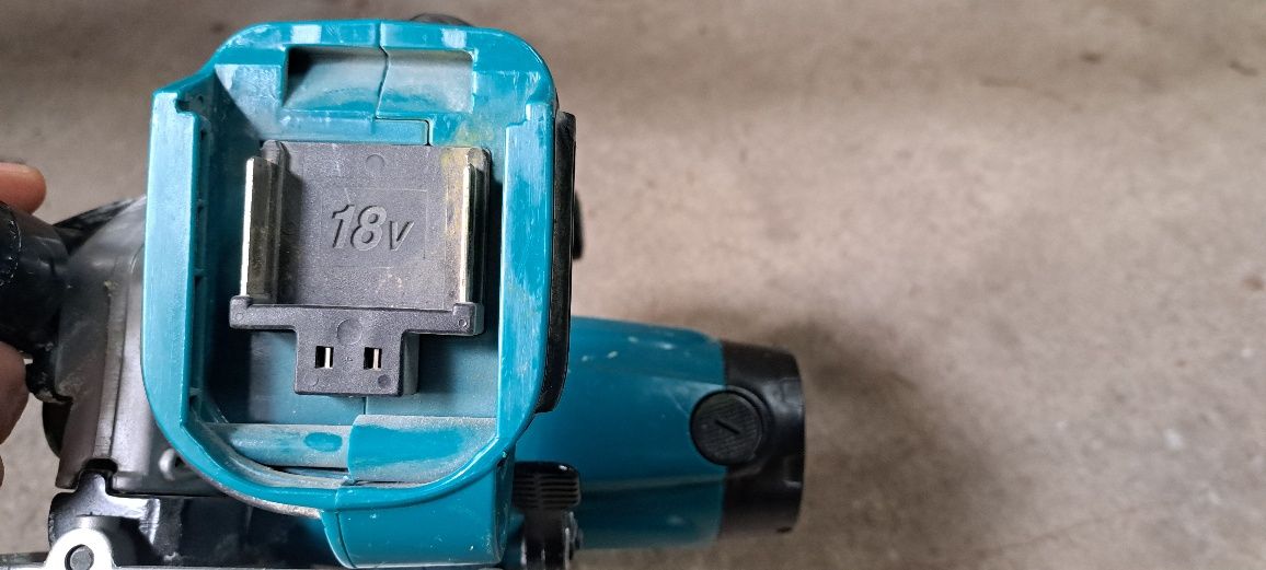 Pilarka aku makita Bss610 !
