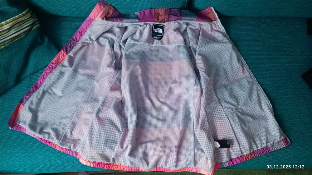 Куртка -вітровка, розмір L, "The north face"