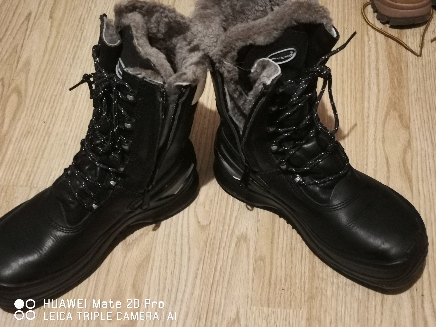 Vendo botas lavoro icelandicc novas