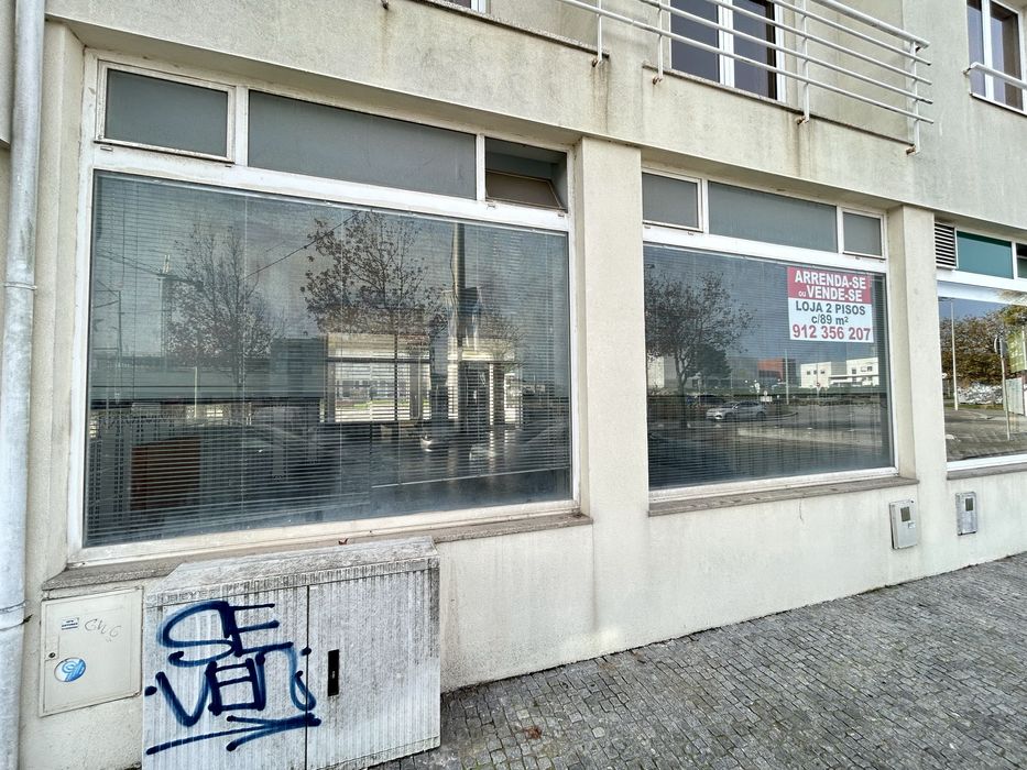 Loja 2 pisos - 89 m²