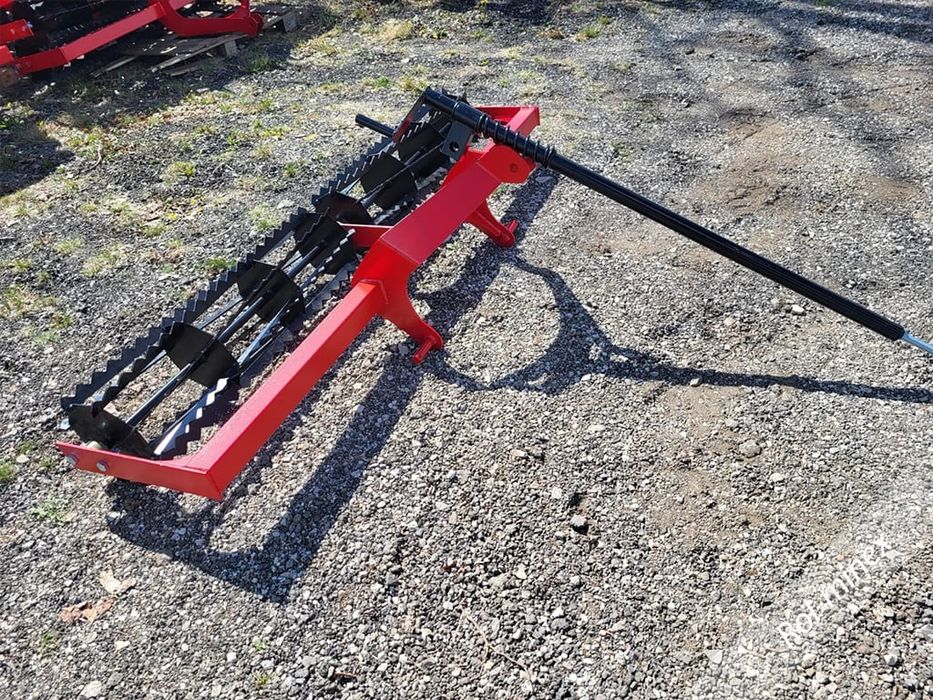 Na łożyskach wał strunowy zębaty Transport