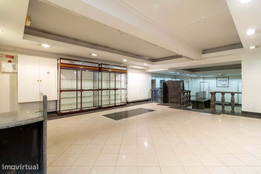 Loja situada perto das Torres de Lisboa