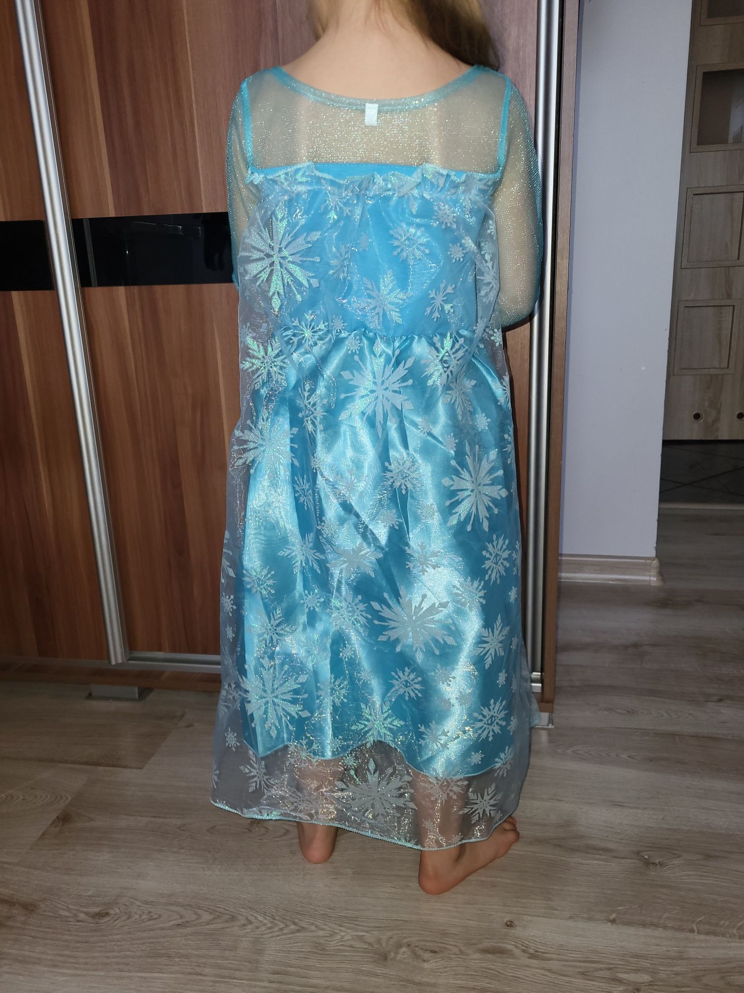 Sukienka Frozen, korona i różdżka