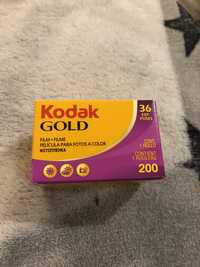 Фотоплівка Kodak Gold 200 і Konica VX200