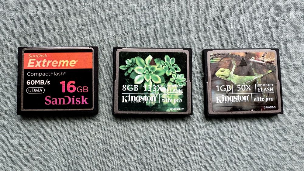 Canon 5D MK II + Bateria e Cartoes