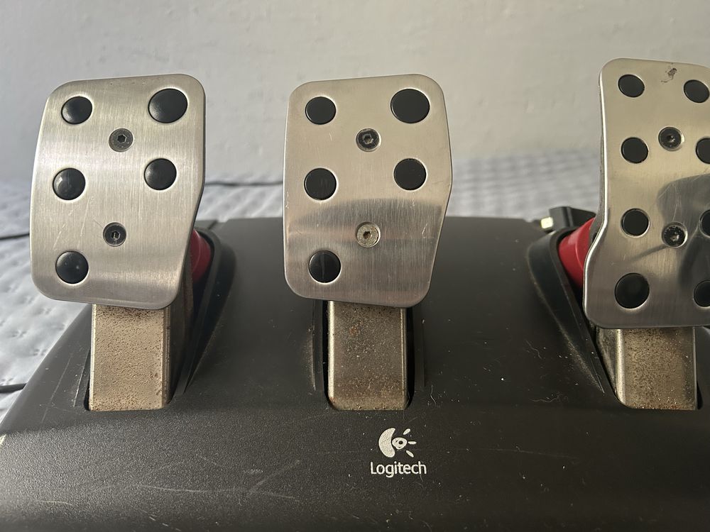 Vendo g27 com caixa
