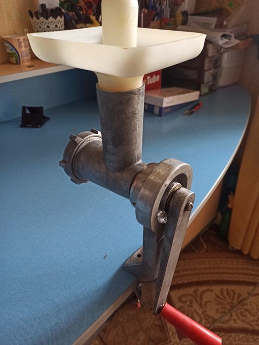 Мясорубка ручная