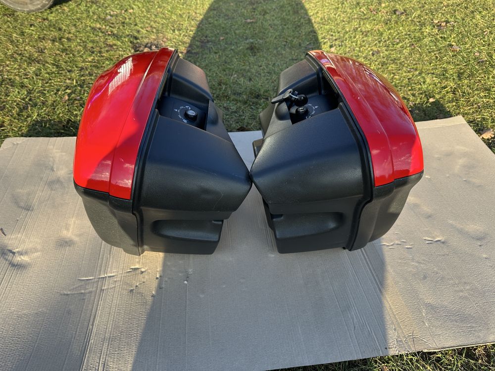 DUCATI kufry boczne kompletne + kierunki