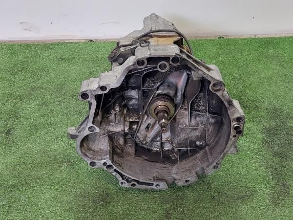 Caixa de velocidades manual VOLKSWAGEN Passat (3B2)