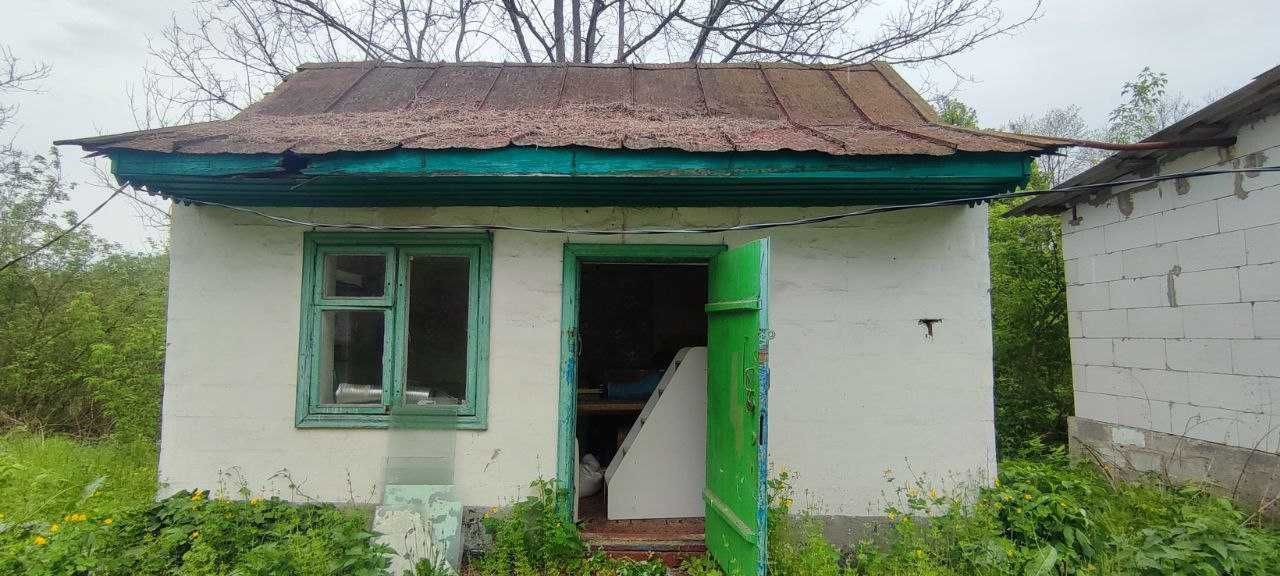 Продам будинок-дачу з документами під ремонт
