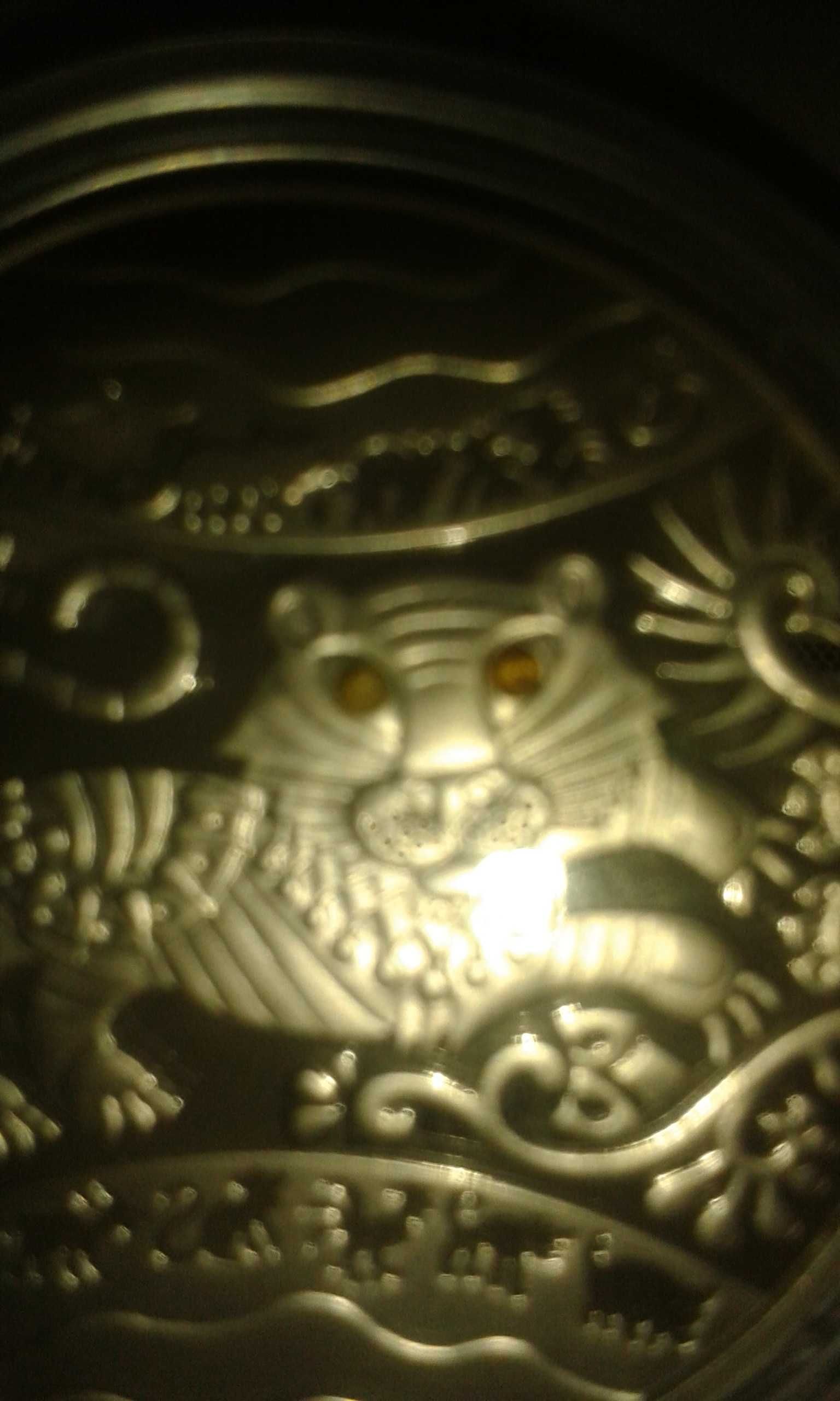 Продам серебряную монету Год тигра (5 гривен 2010г.)