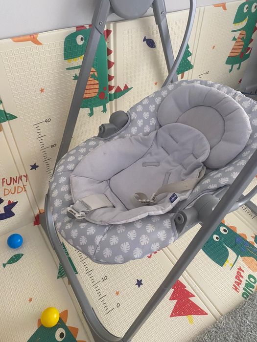 Espreguiçadeira bebé/ baloiço + música + vibrar assento COMO NOVA