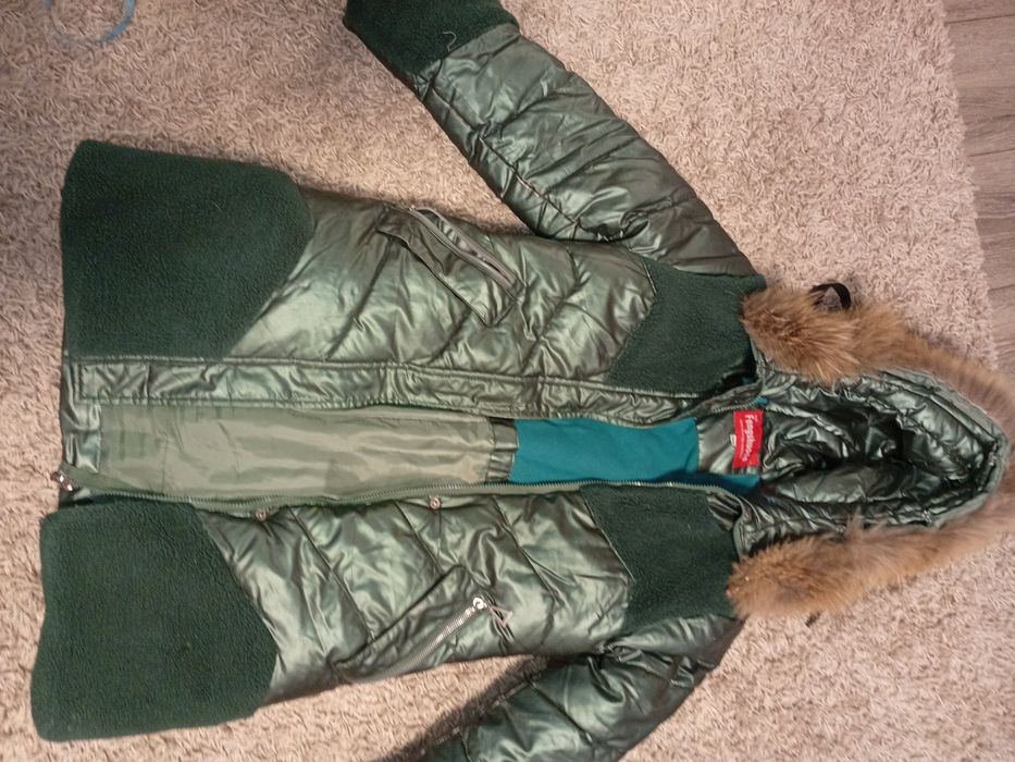 Зимова куртка на дівчинку