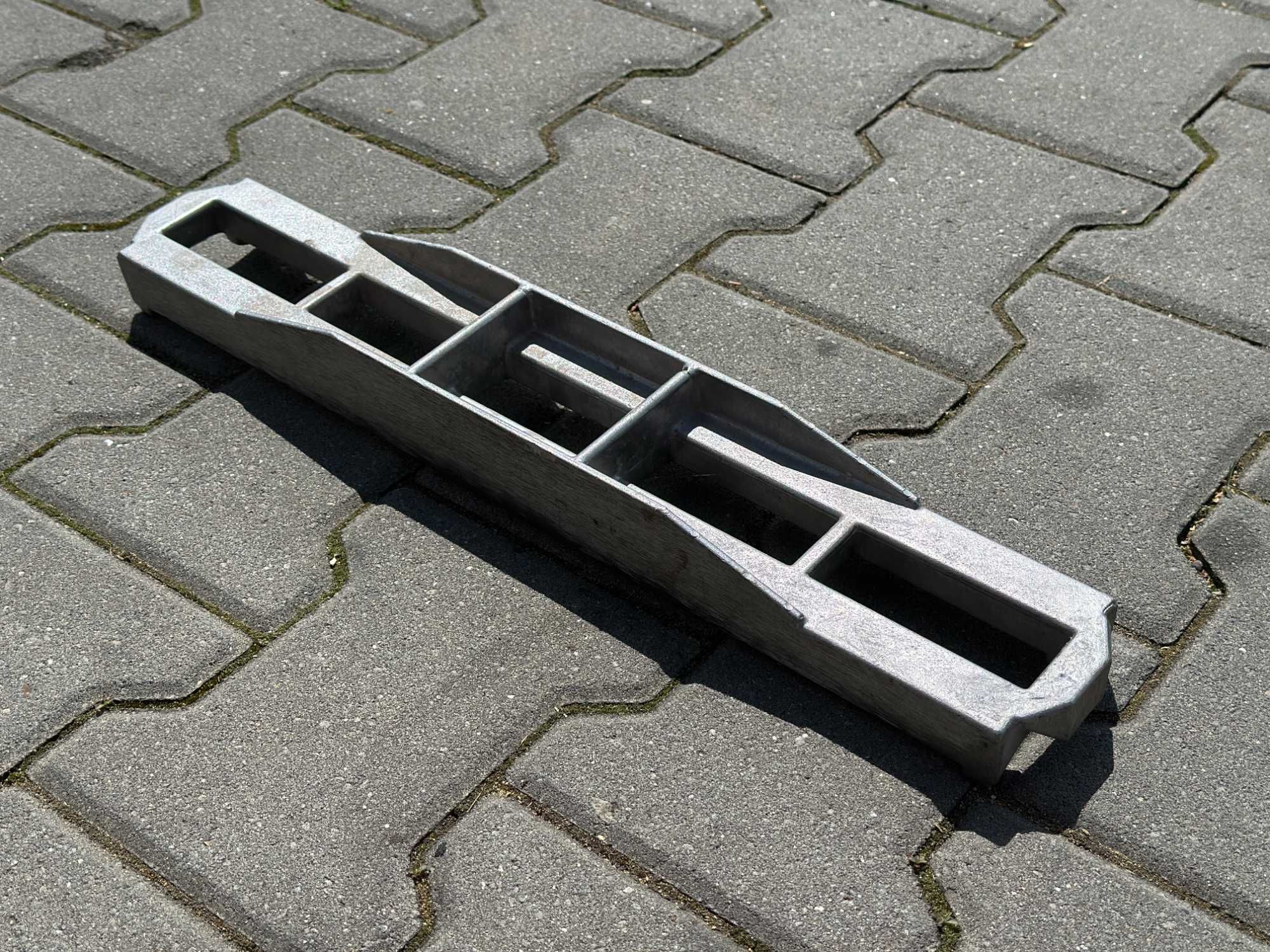 A328. Ustawiacz noży w grubościówce 490 mm