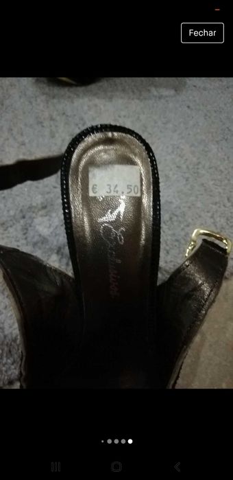 Sapatos de salto alto