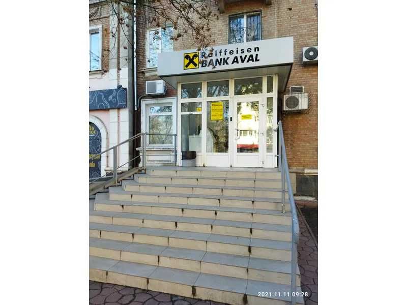 Фасадне нежитлове приміщення, 72,4 кв. м, просп. Трубників, 37