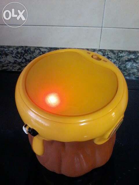 Diversos brinquedos bebé e criança