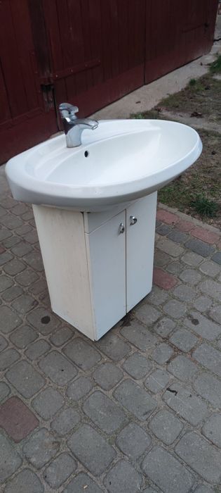 Umywalka z szafką