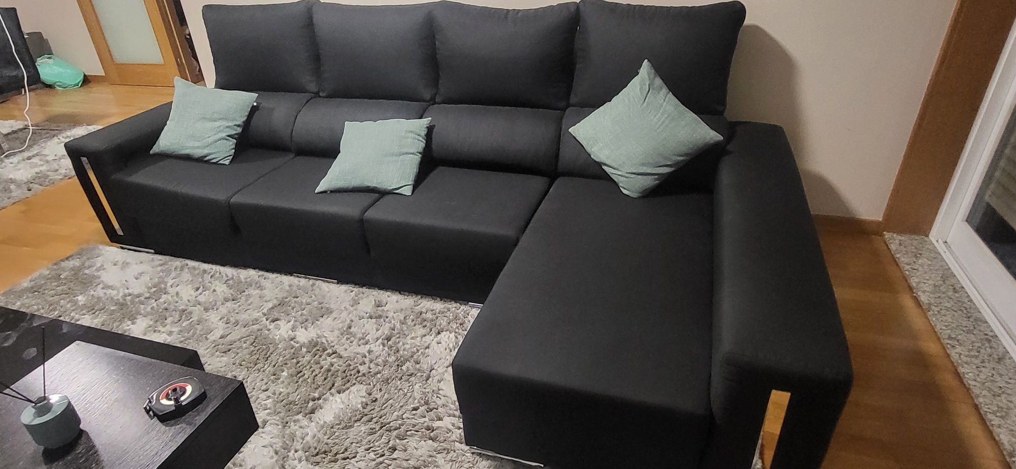 Sofá chaise longue novo