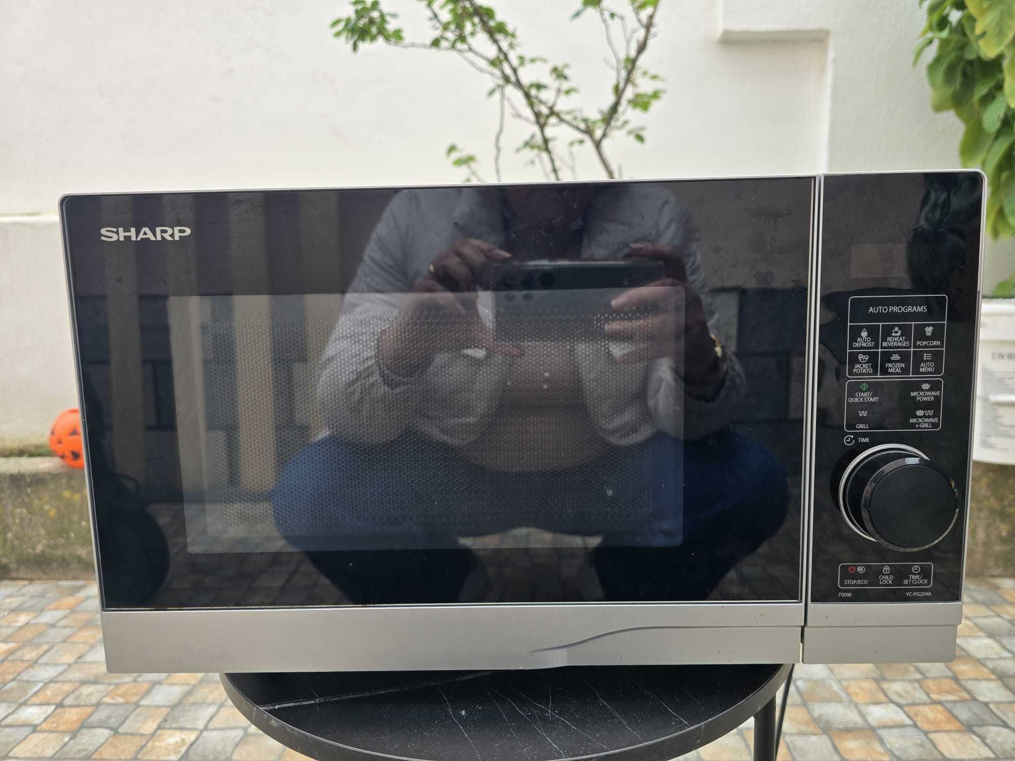 Microondas Sharp 20 L  Cinzento