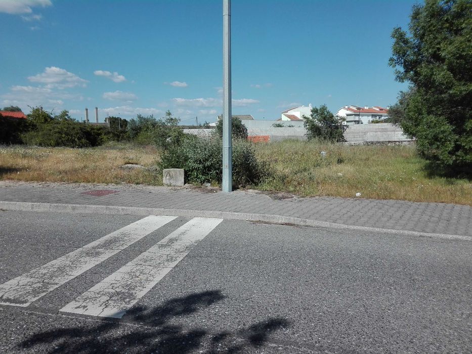 Lote de terreno com 1161 m2 bem localizado