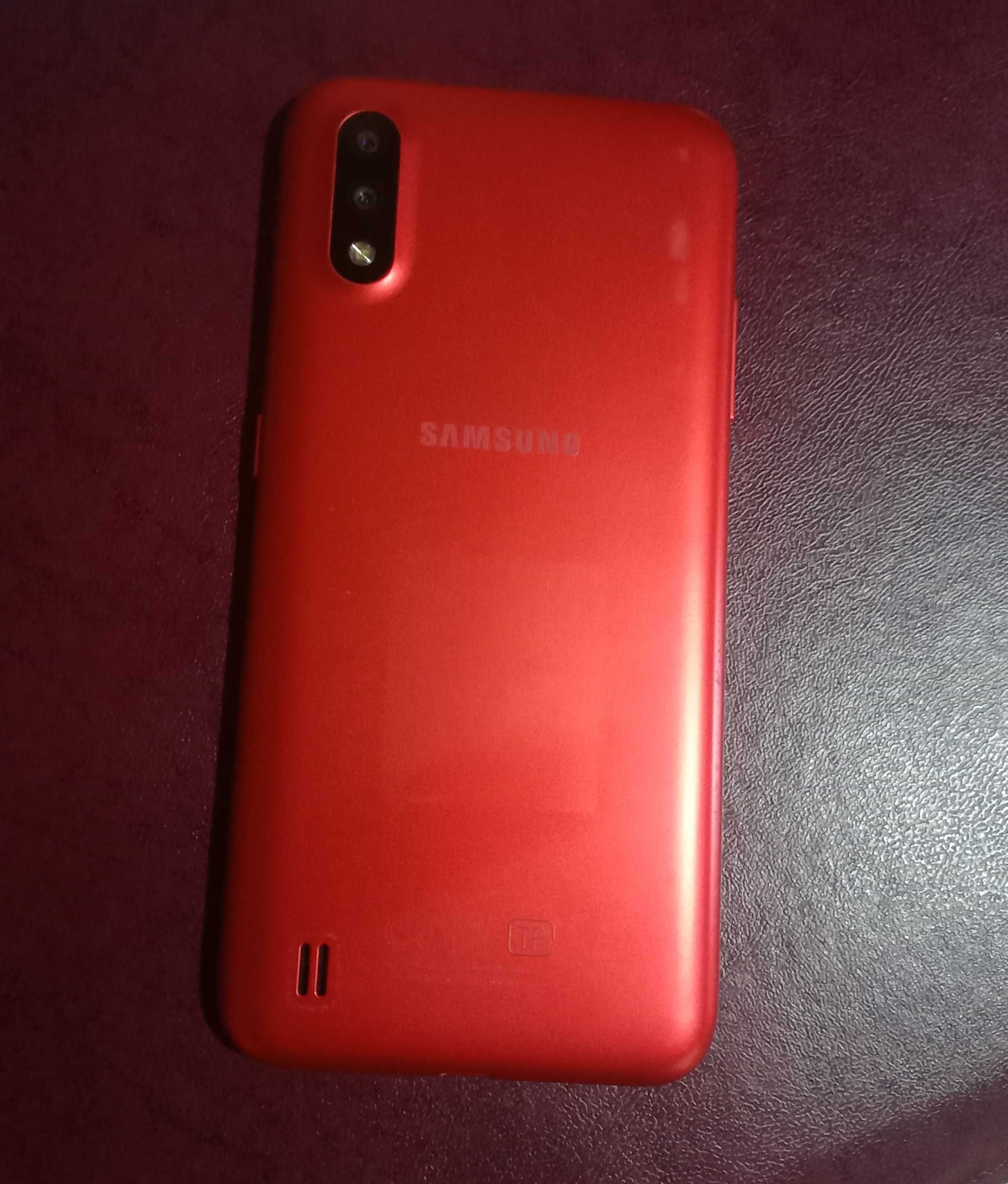 Samsung Galaxy A01 червоний (SM-A015F)